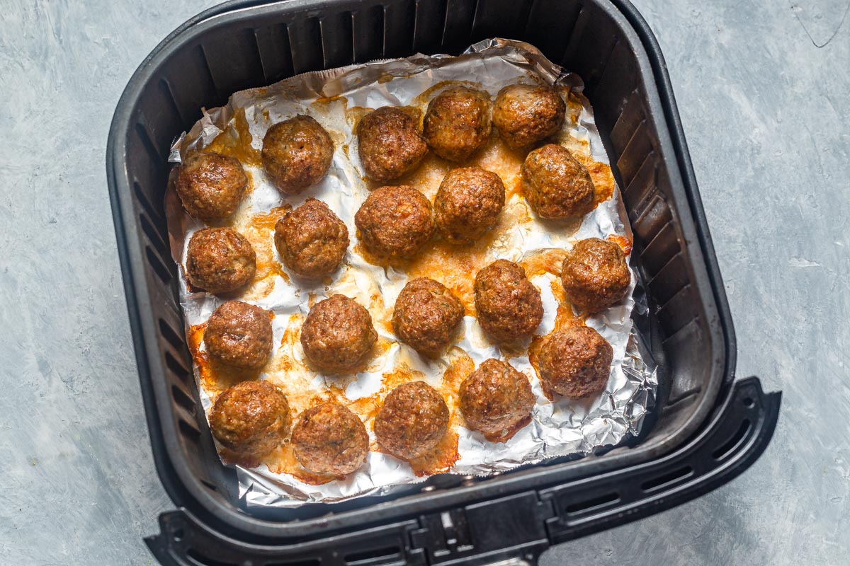 how-to-cook-chicken-meatballs-in-air-fryer