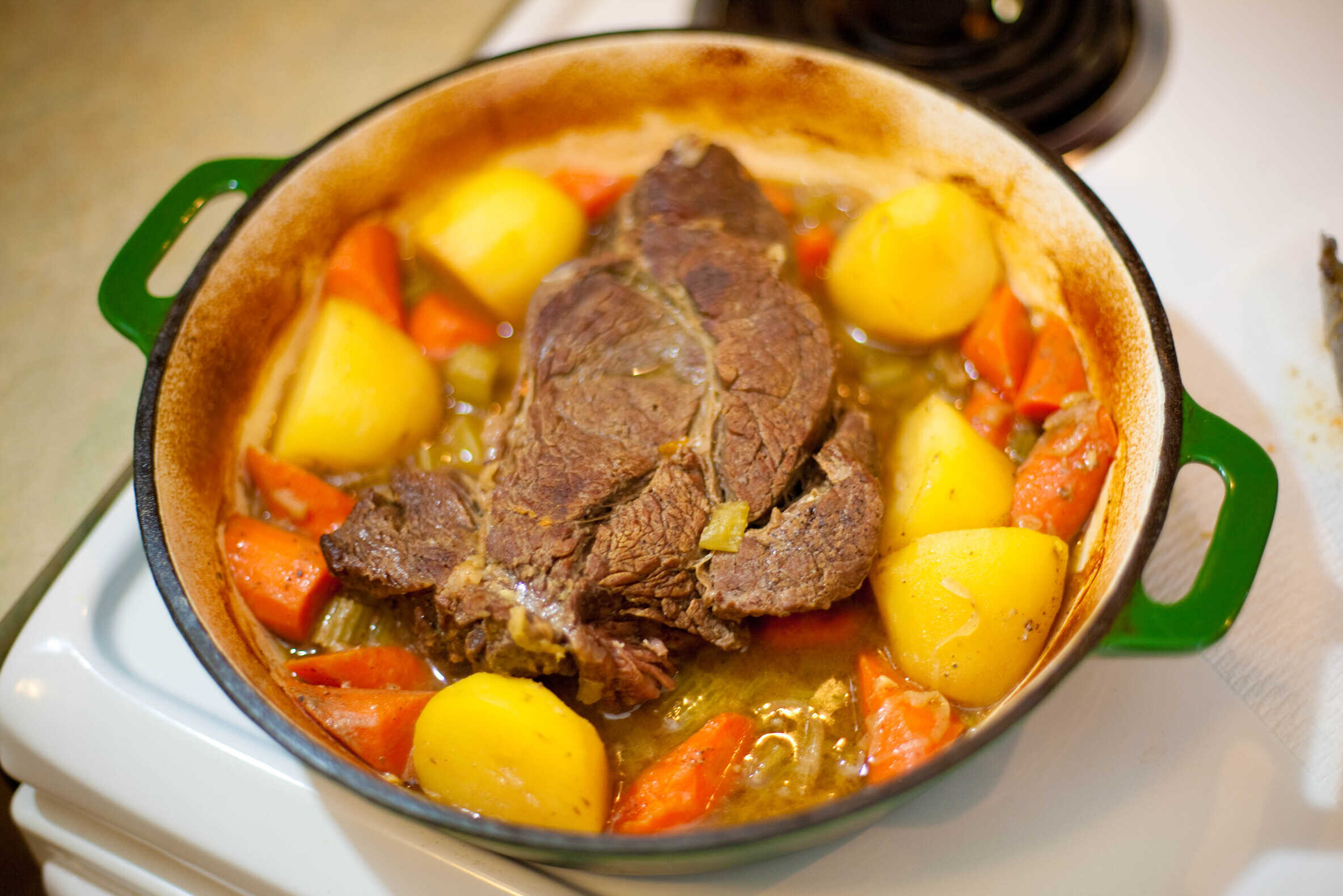 how-to-cook-chuck-roast-on-the-stove