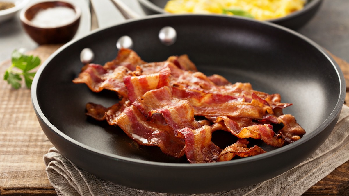 how-to-cook-frozen-bacon-on-stove