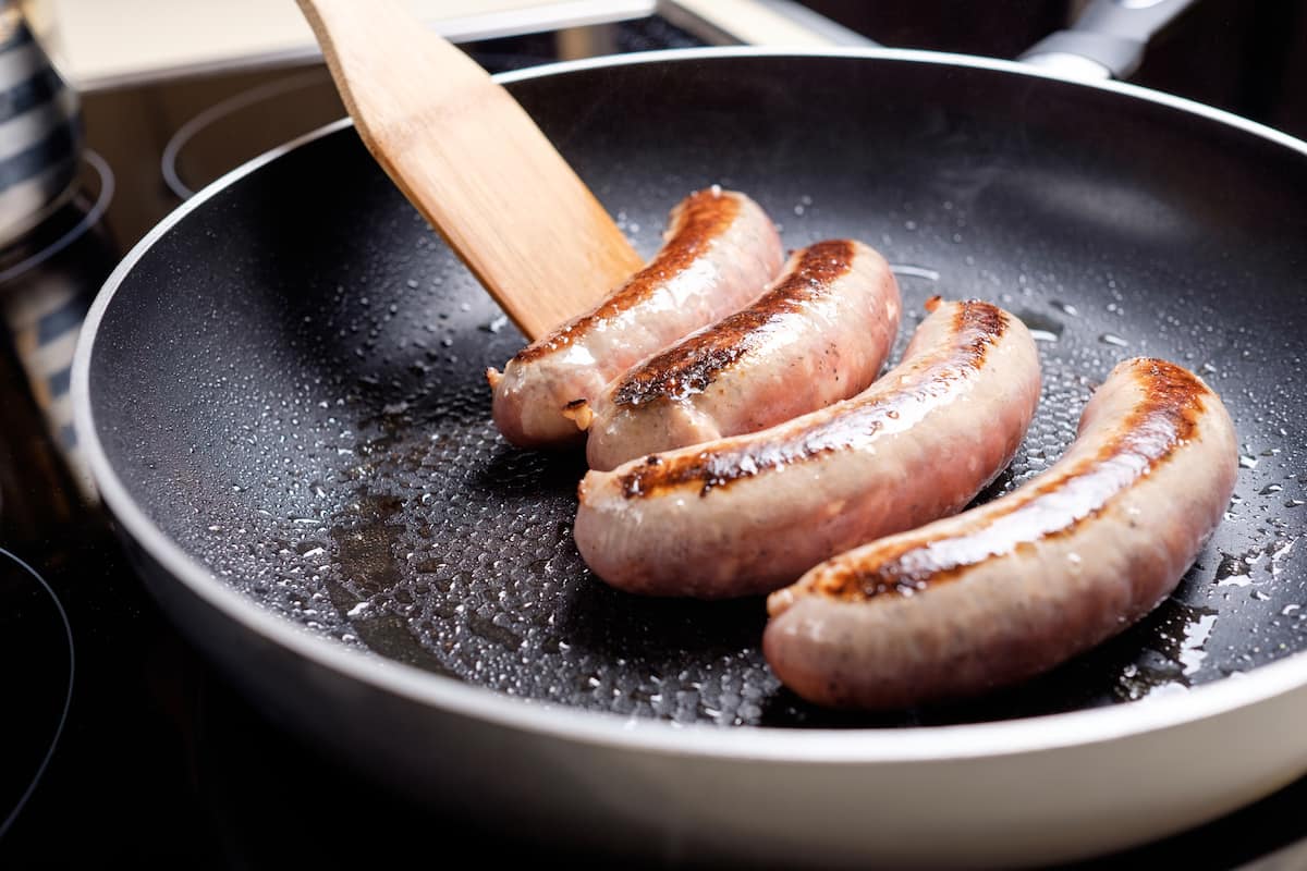 How to Cook Brats on the Stove