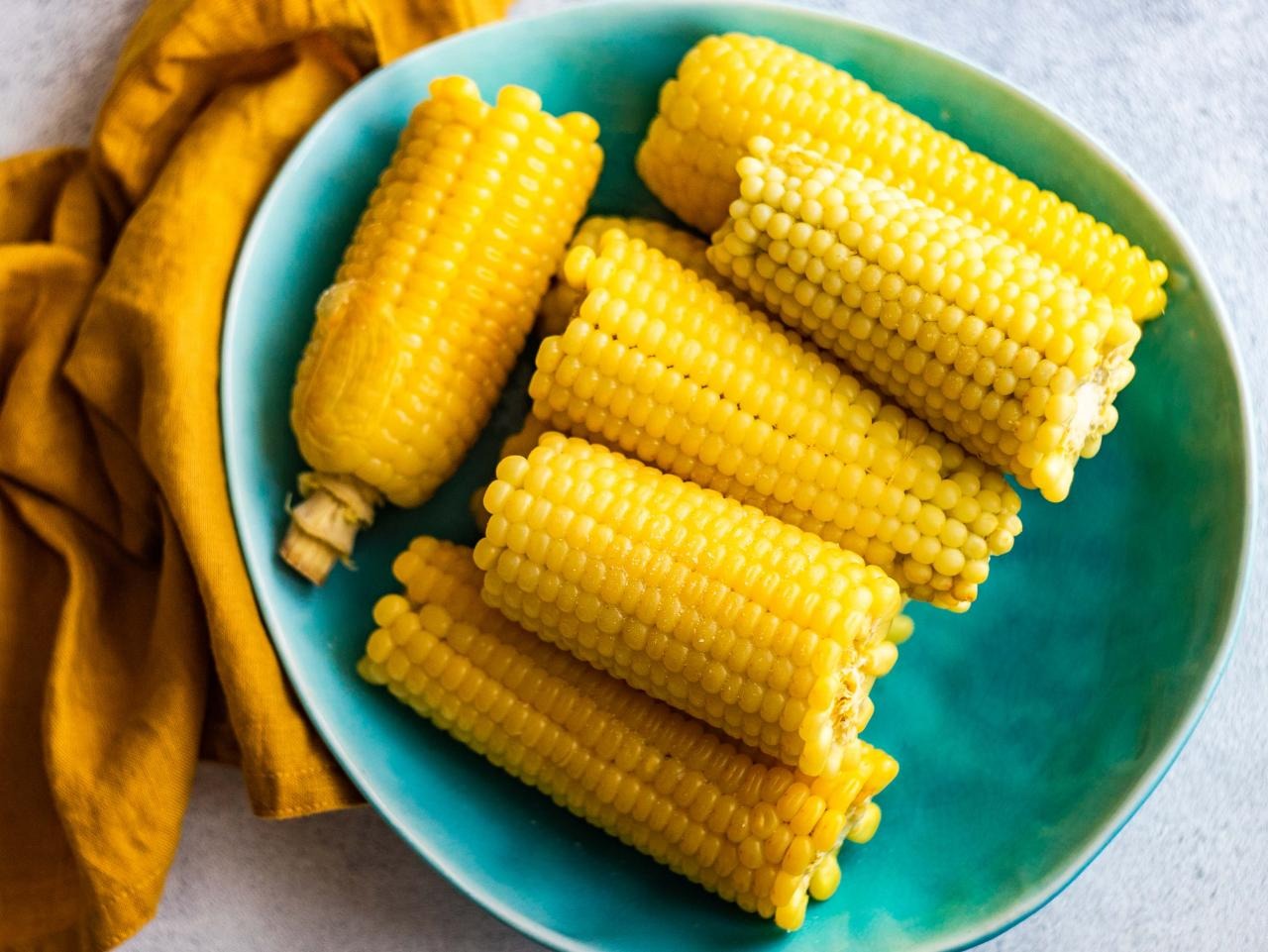 how-to-cook-frozen-corn-on-cob-in-microwave