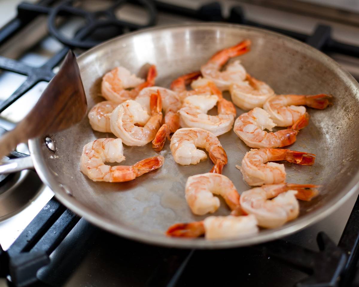 how-to-cook-frozen-shrimp-on-stove