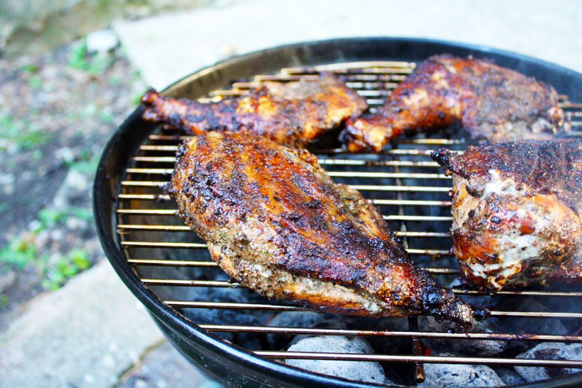 how-to-cook-jerk-chicken-on-charcoal-grill