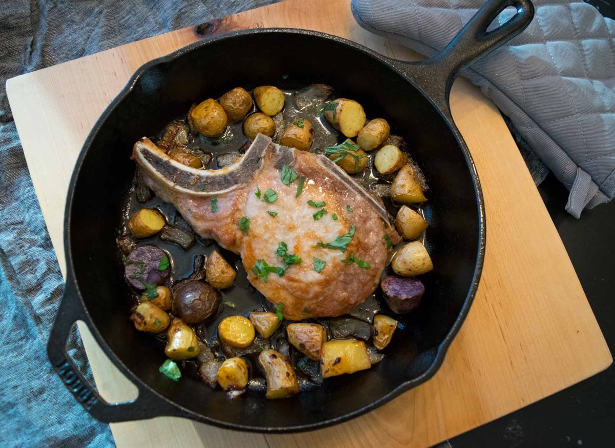 how-to-cook-pork-chops-in-cast-iron-skillet