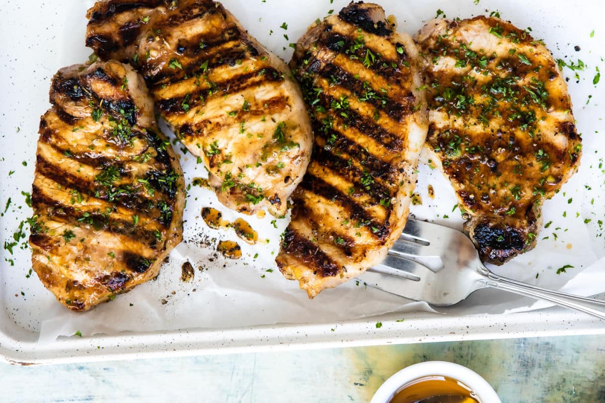 How To Cook Pork Chops On The Grill - Recipes.net