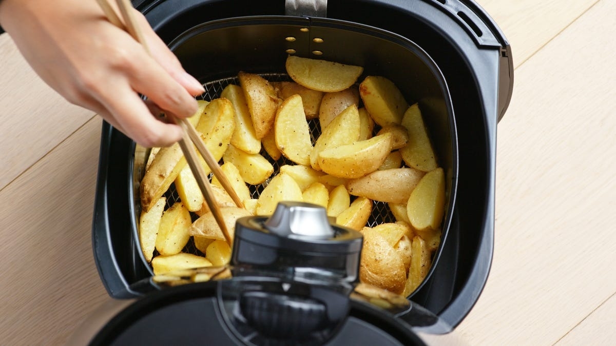 how-to-cook-potatoes-in-the-air-fryer
