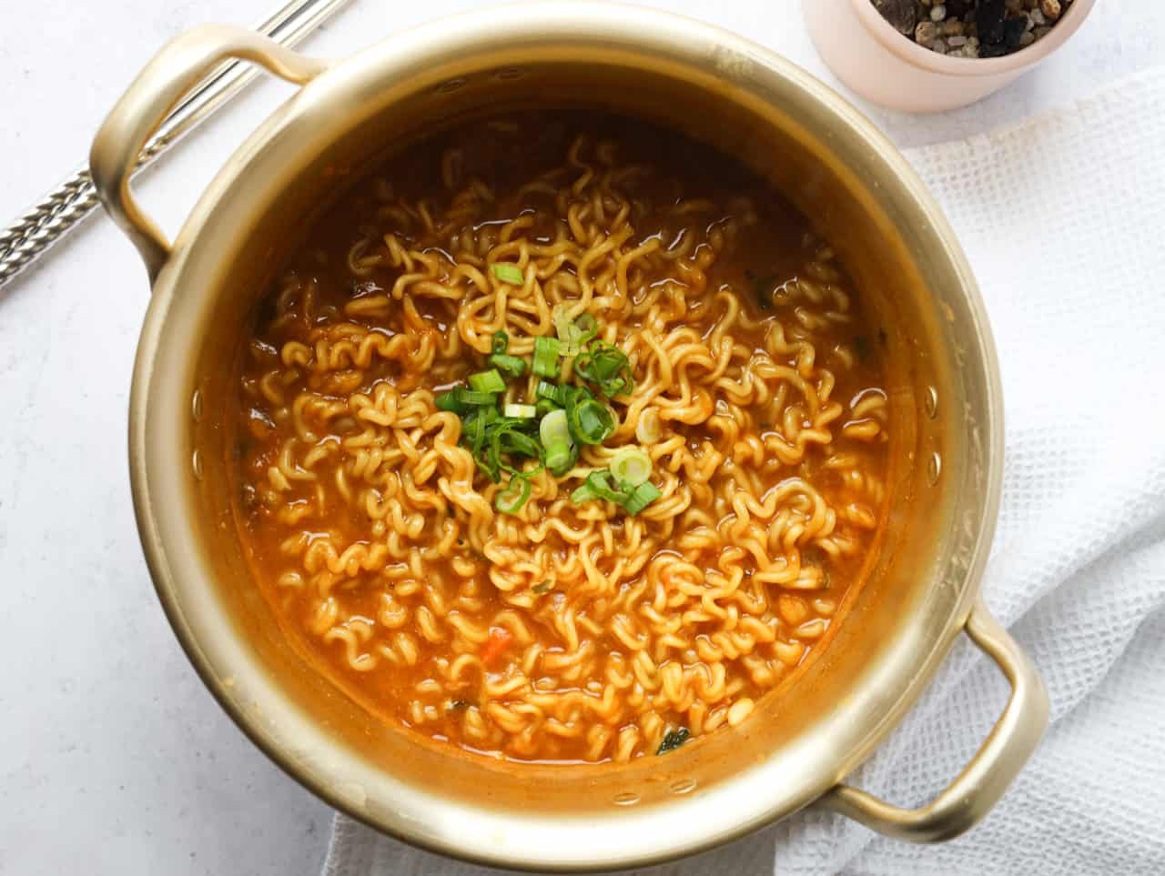 how-to-cook-ramen-noodles-on-the-stove