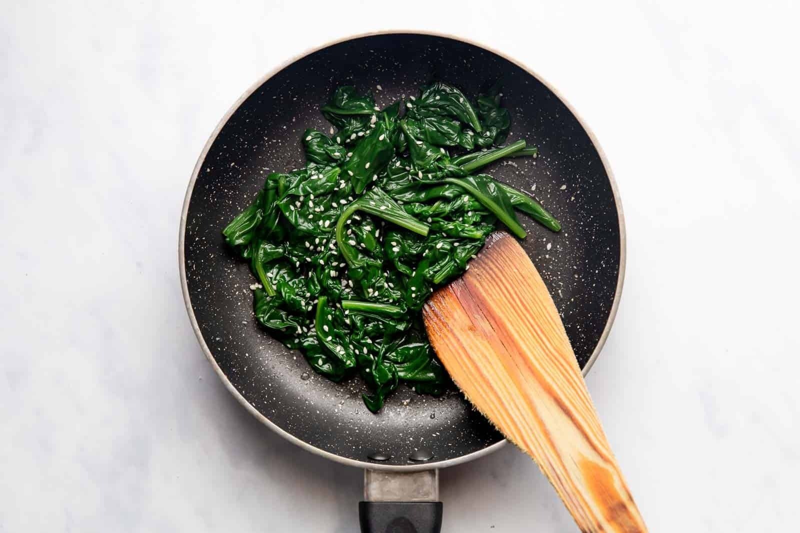 how-to-cook-raw-spinach