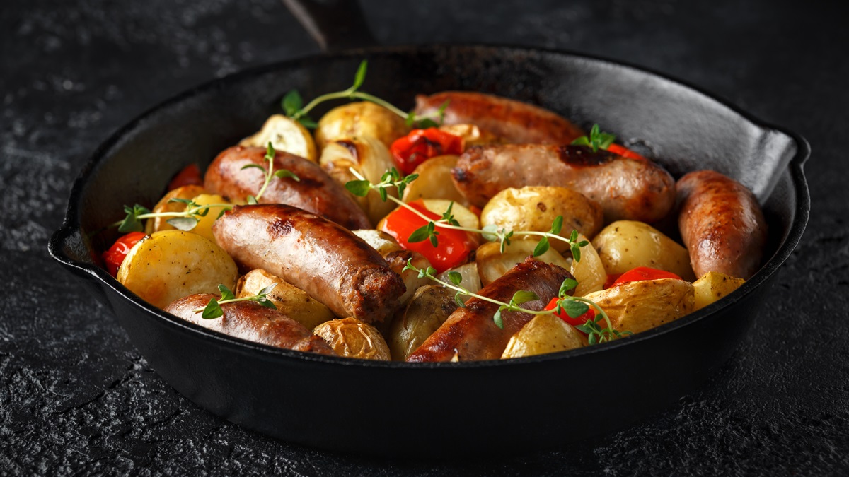 How to cook sausages in a cast iron skillet - Quora