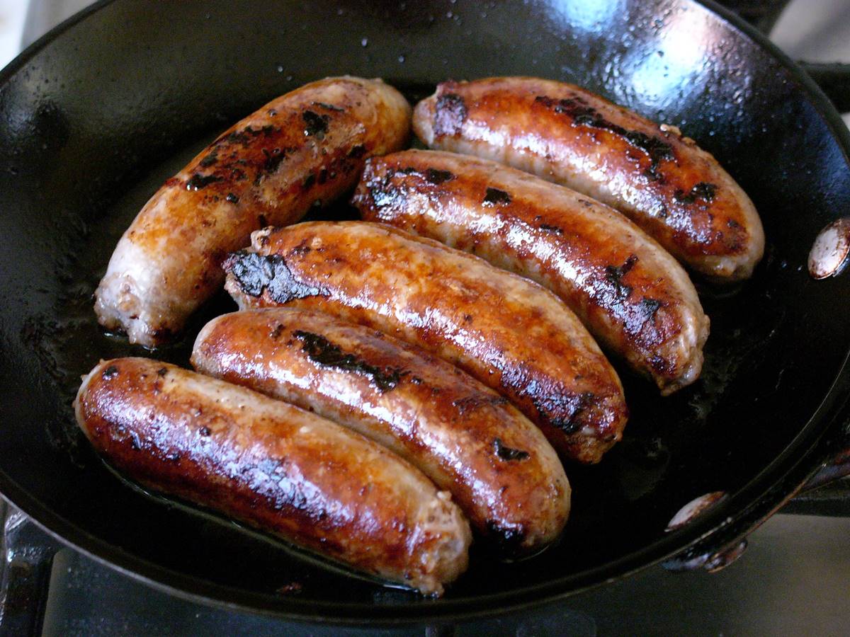 how-to-cook-sausage-on-stove