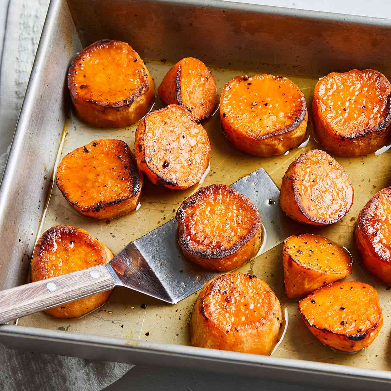 how-to-cook-sliced-sweet-potatoes-in-the-oven