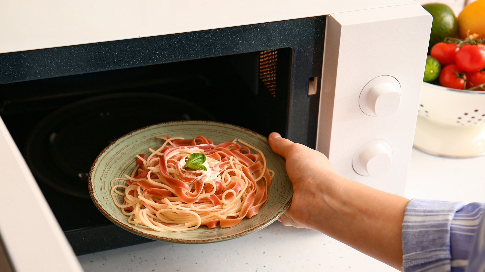 how-to-cook-spaghetti-noodles-in-the-microwave