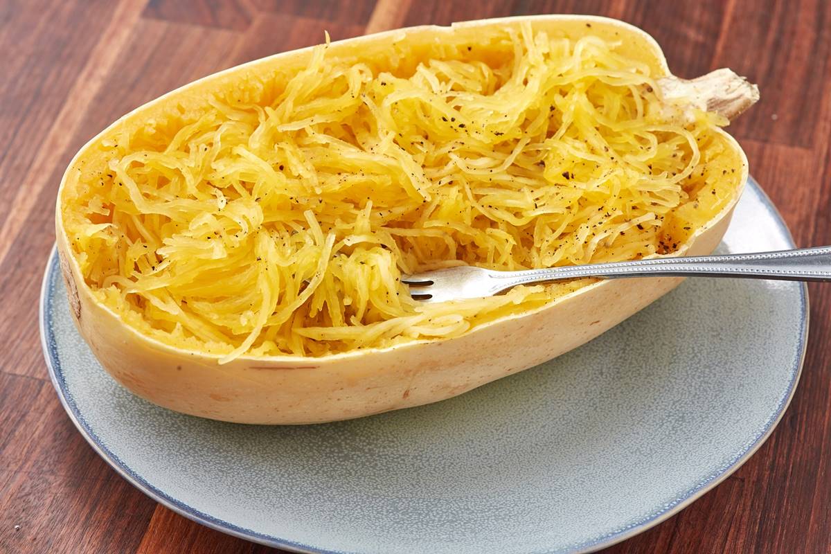 How To Cook Spaghetti Squash In The Microwave - Recipes.net