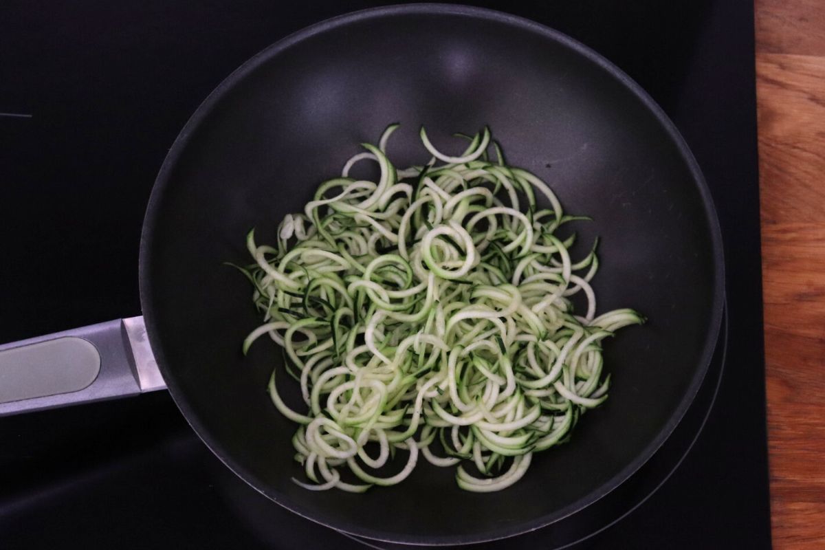 how-to-cook-zucchini-noodles-on-stove