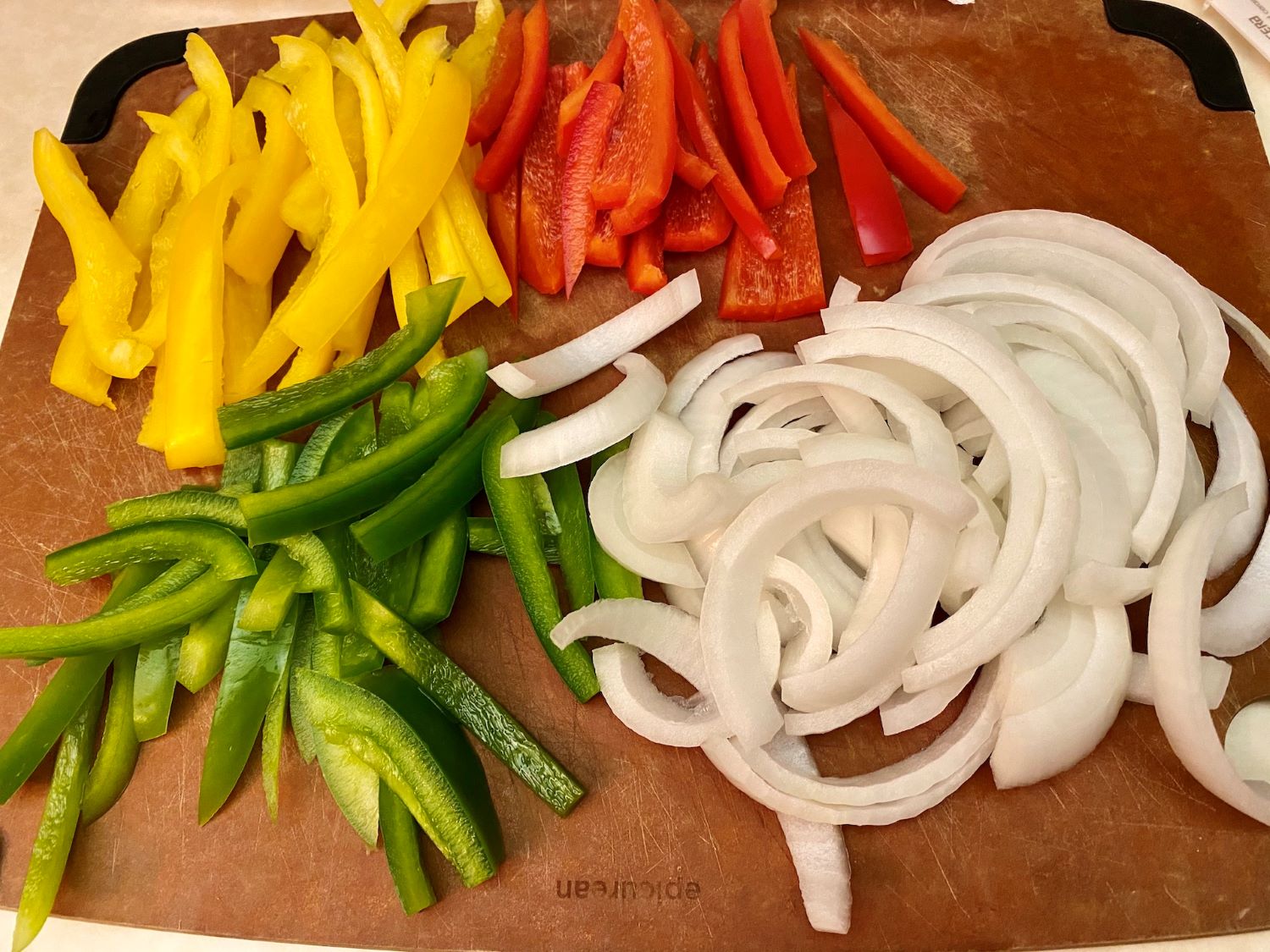 how-to-cut-a-bell-pepper-for-fajitas