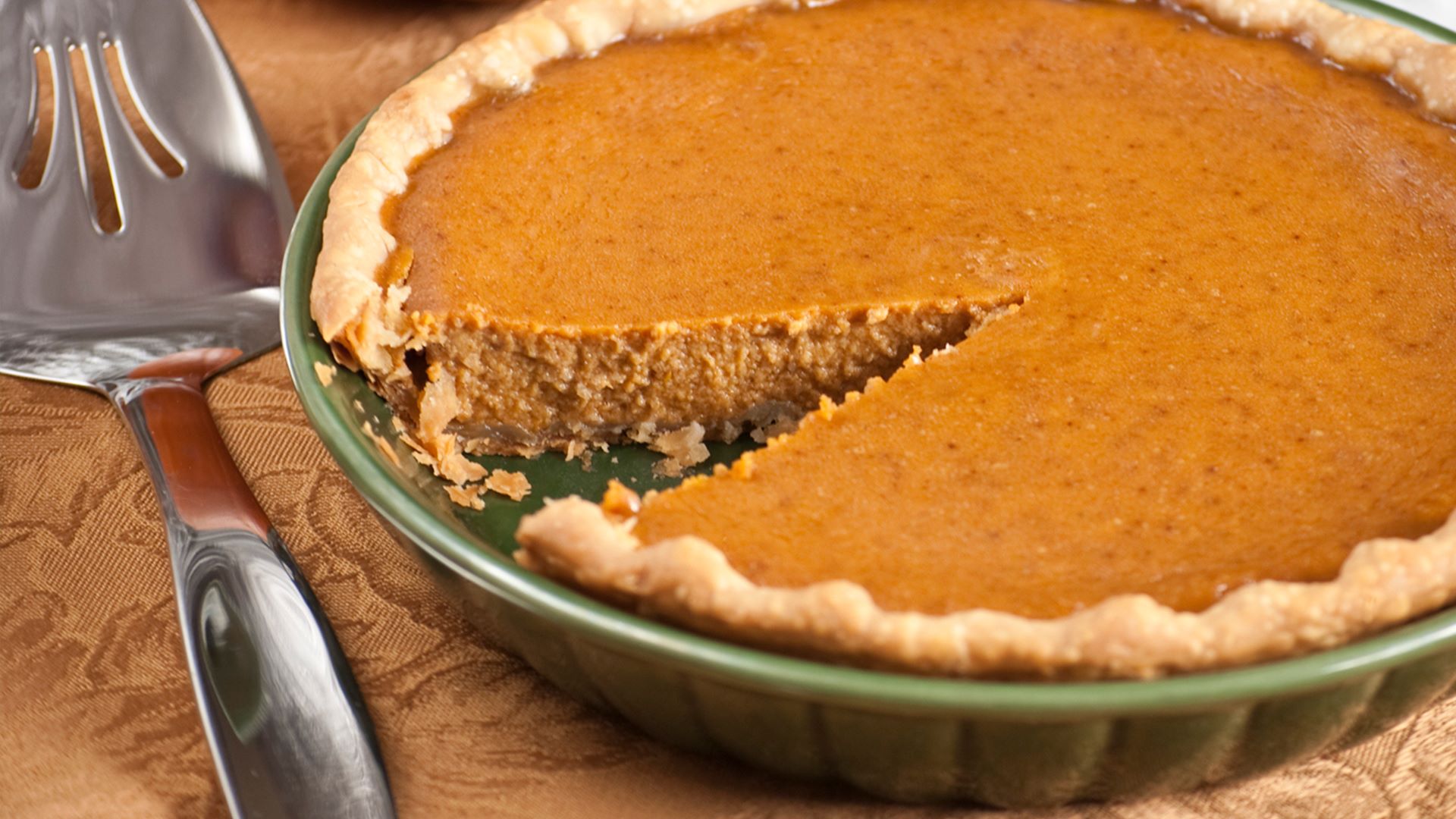 how-to-cut-a-costco-pumpkin-pie