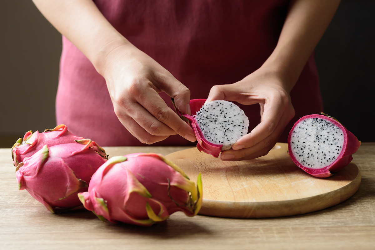 how-to-cut-a-dragon-fruit-properly