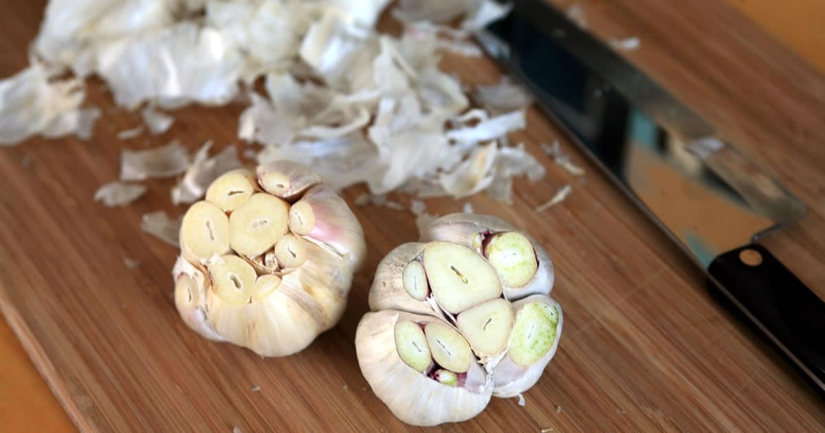 how-to-cut-a-garlic-head