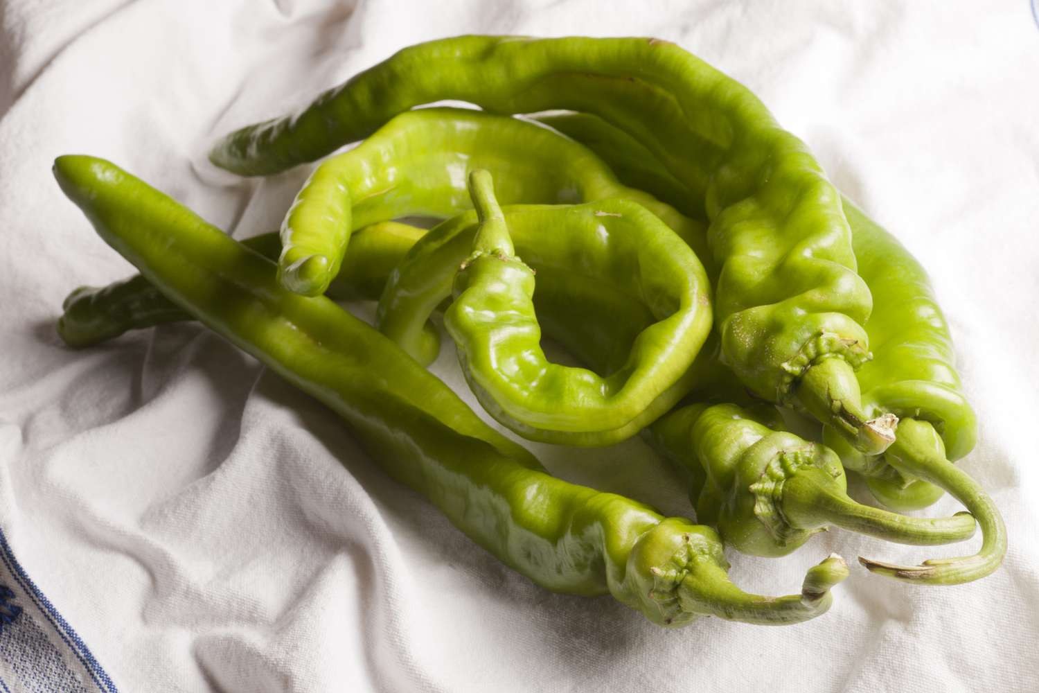 how-to-cut-a-long-green-pepper