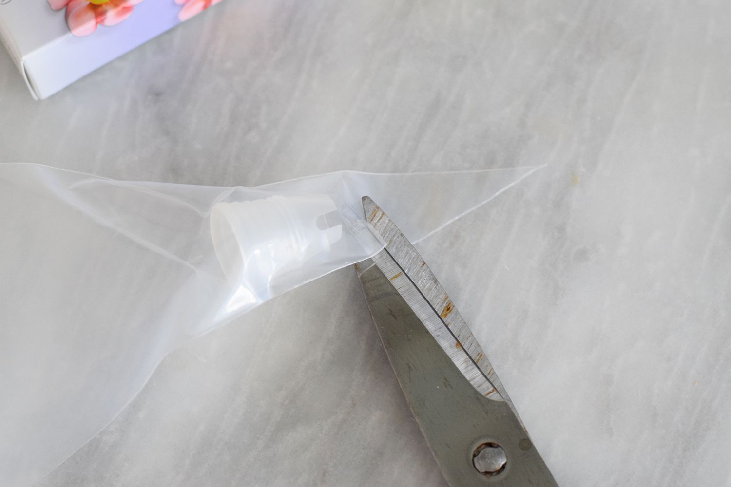 how-to-cut-a-piping-bag