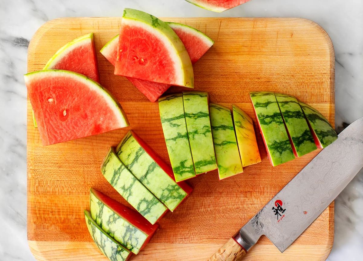 how-to-cut-a-watermelon-easily