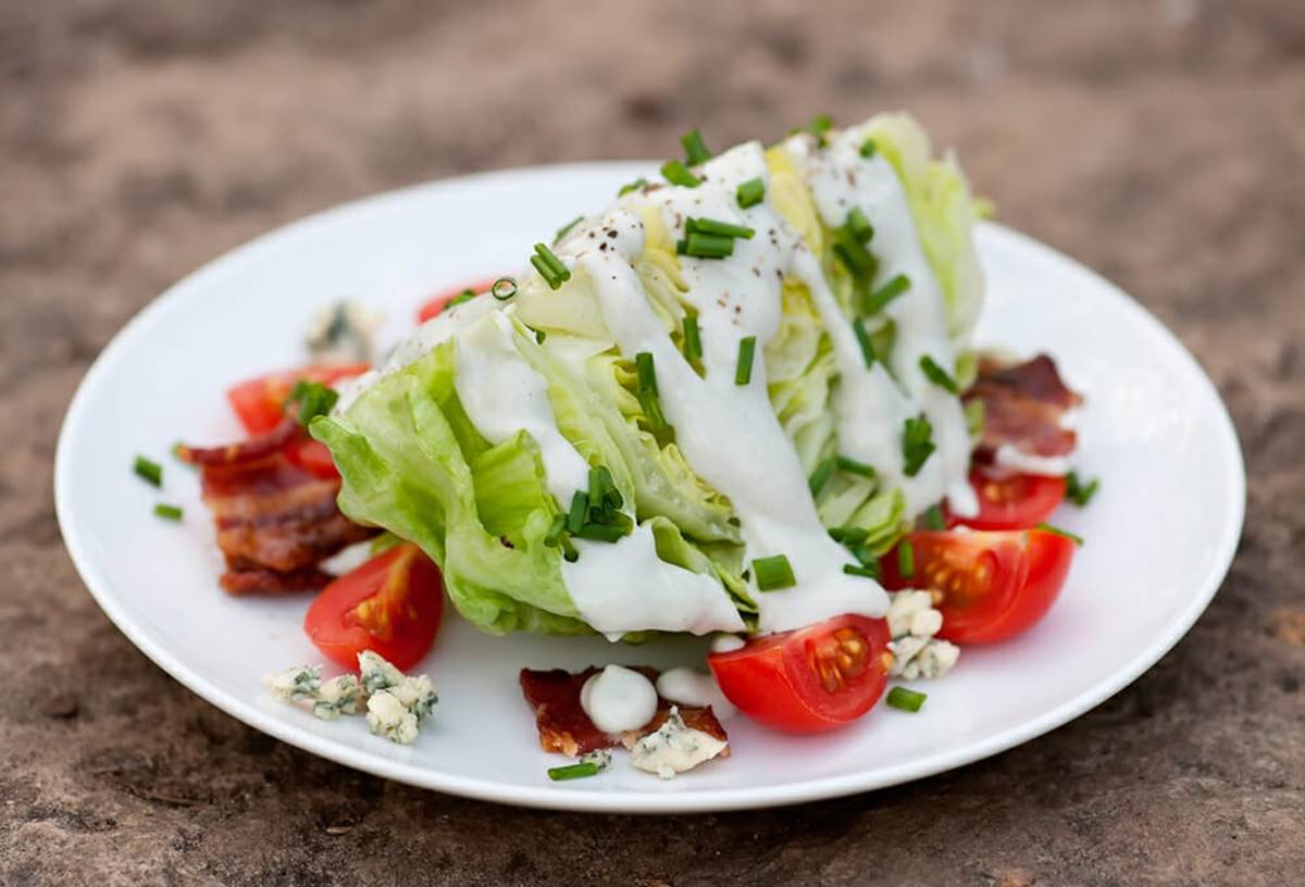 how-to-cut-a-wedge-salad