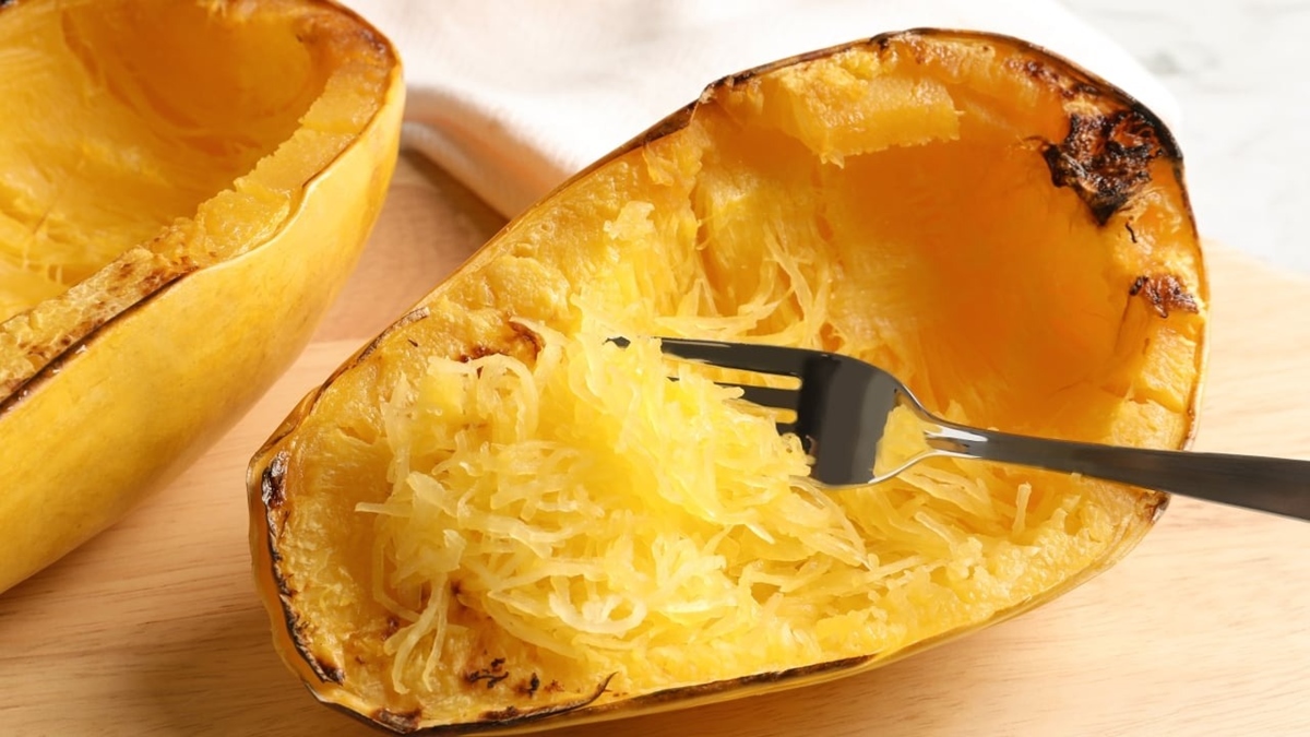How To Cut And Cook Spaghetti Squash - Recipes.net