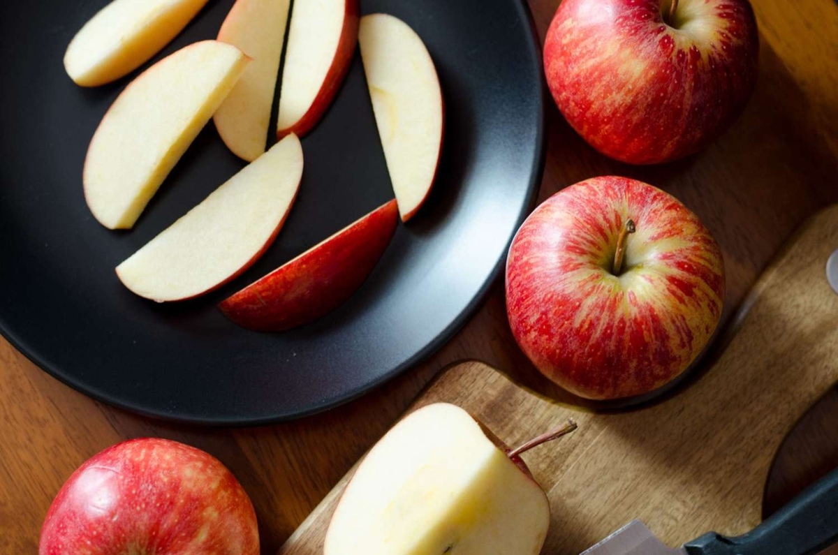how-to-cut-apples-for-toddler