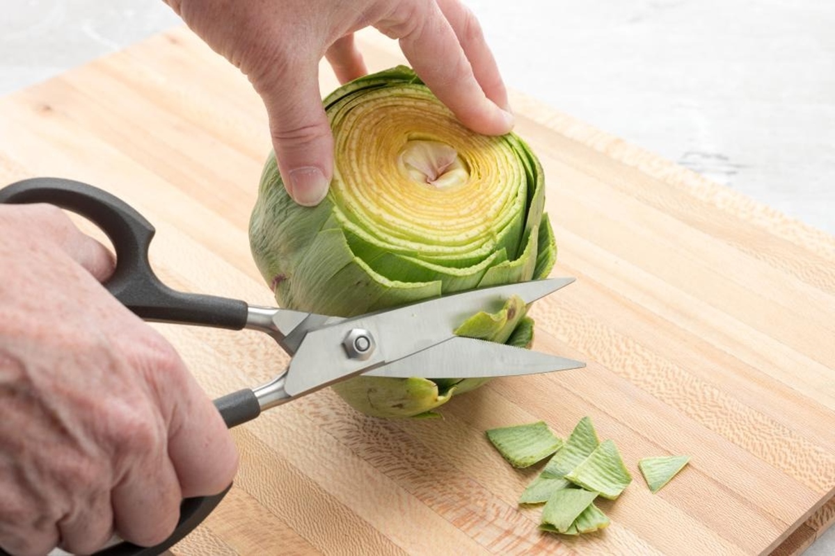 how-to-cut-artichoke-hearts