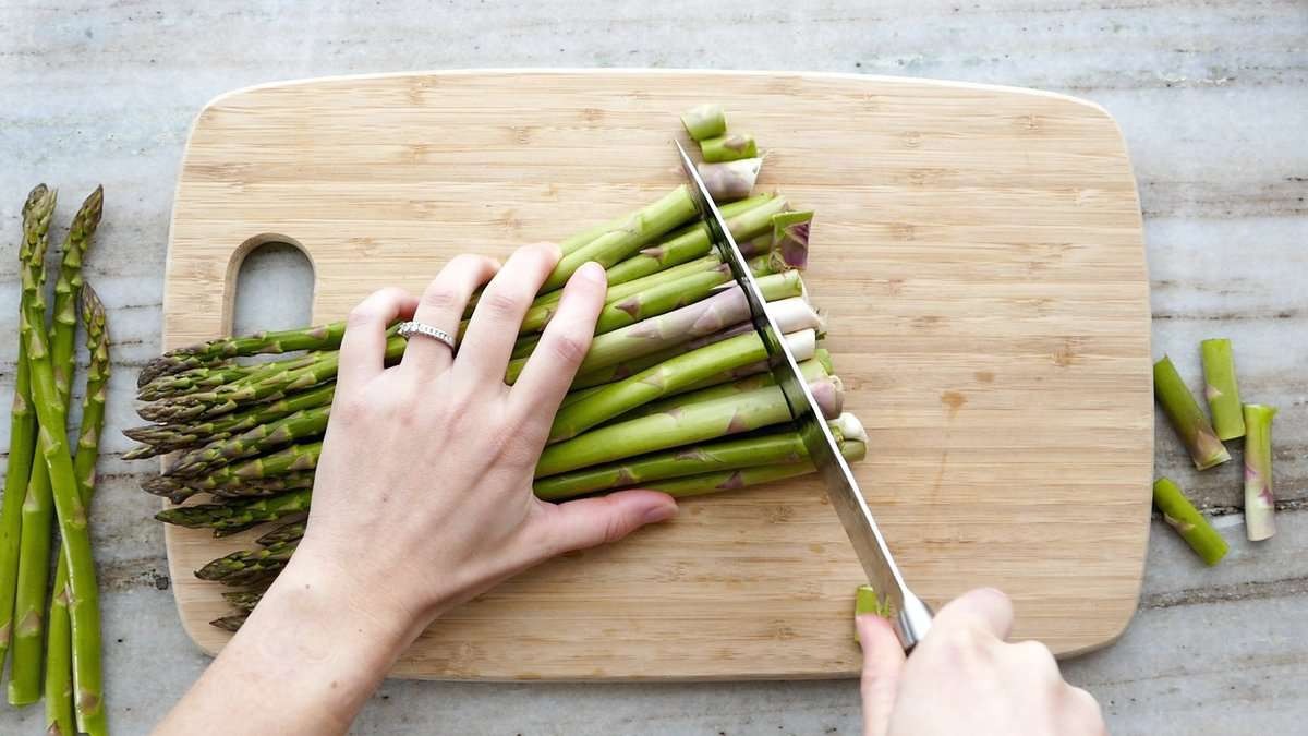 How To Cut Asparagus For Cooking