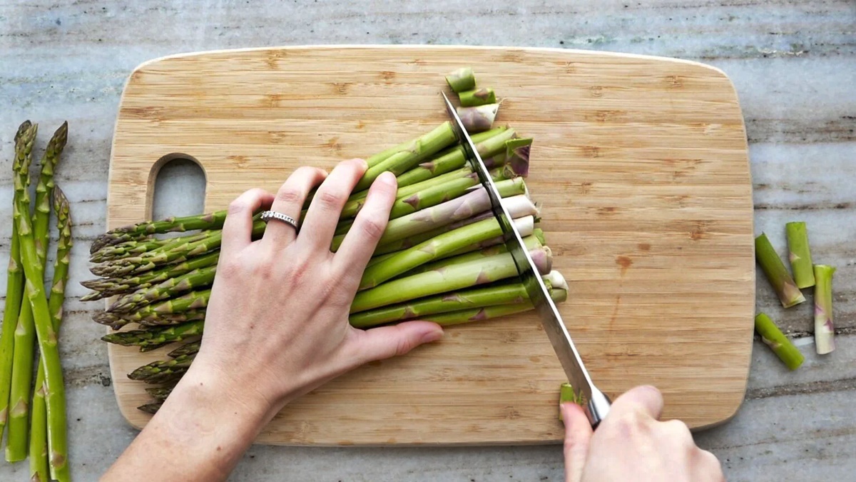 how-to-cut-asparagus-for-stir-fry