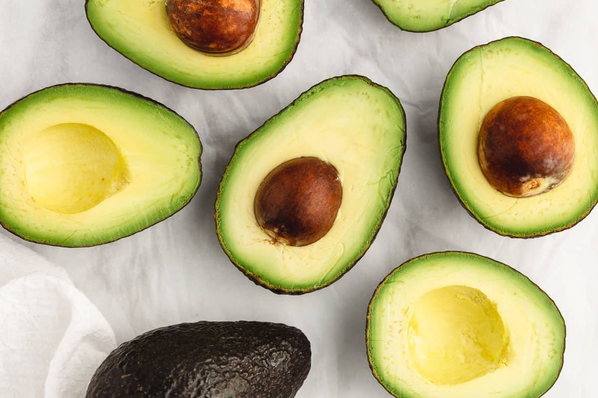 how-to-cut-avocado-for-salad