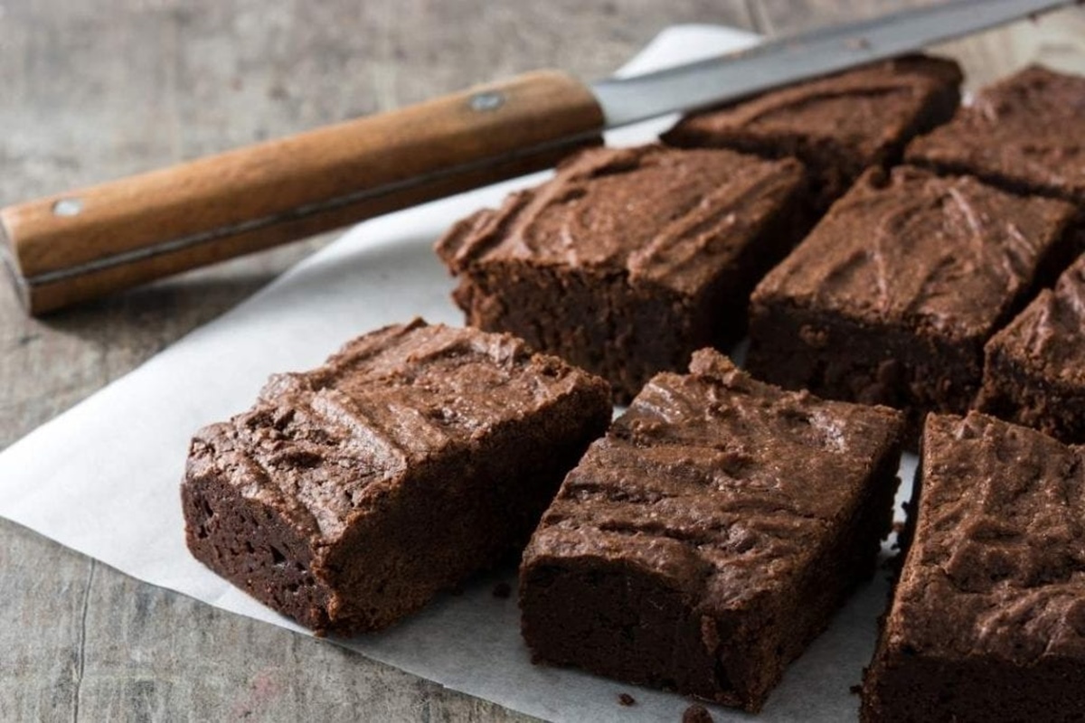 how-to-cut-brownies-without-breaking-them