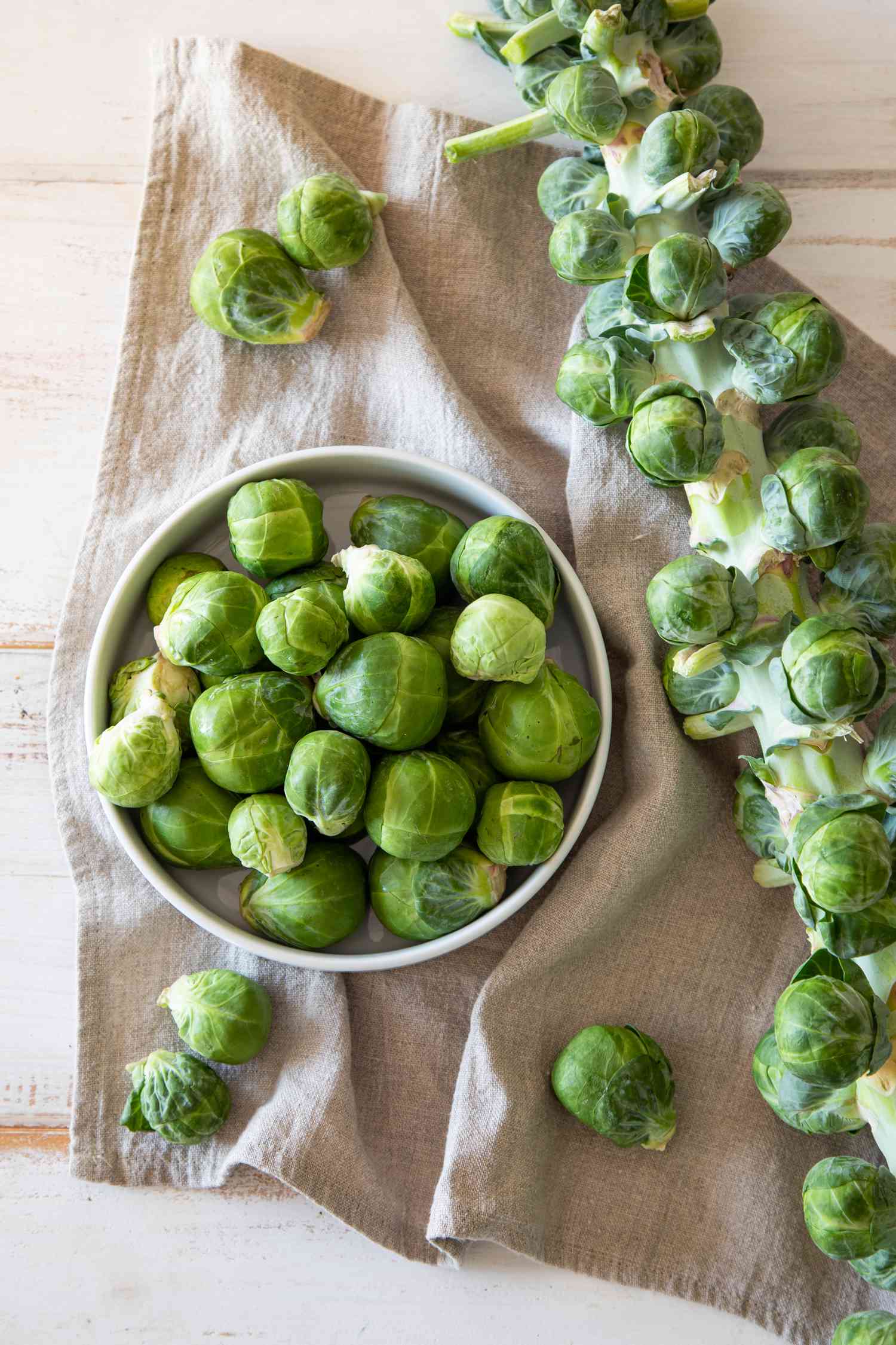 how-to-cut-brussel-sprouts-off-stalk