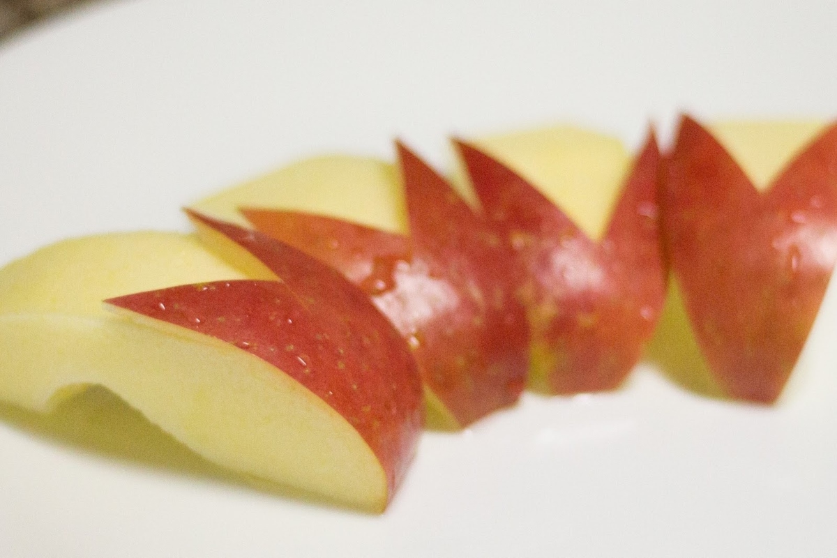 how-to-cut-bunny-apples