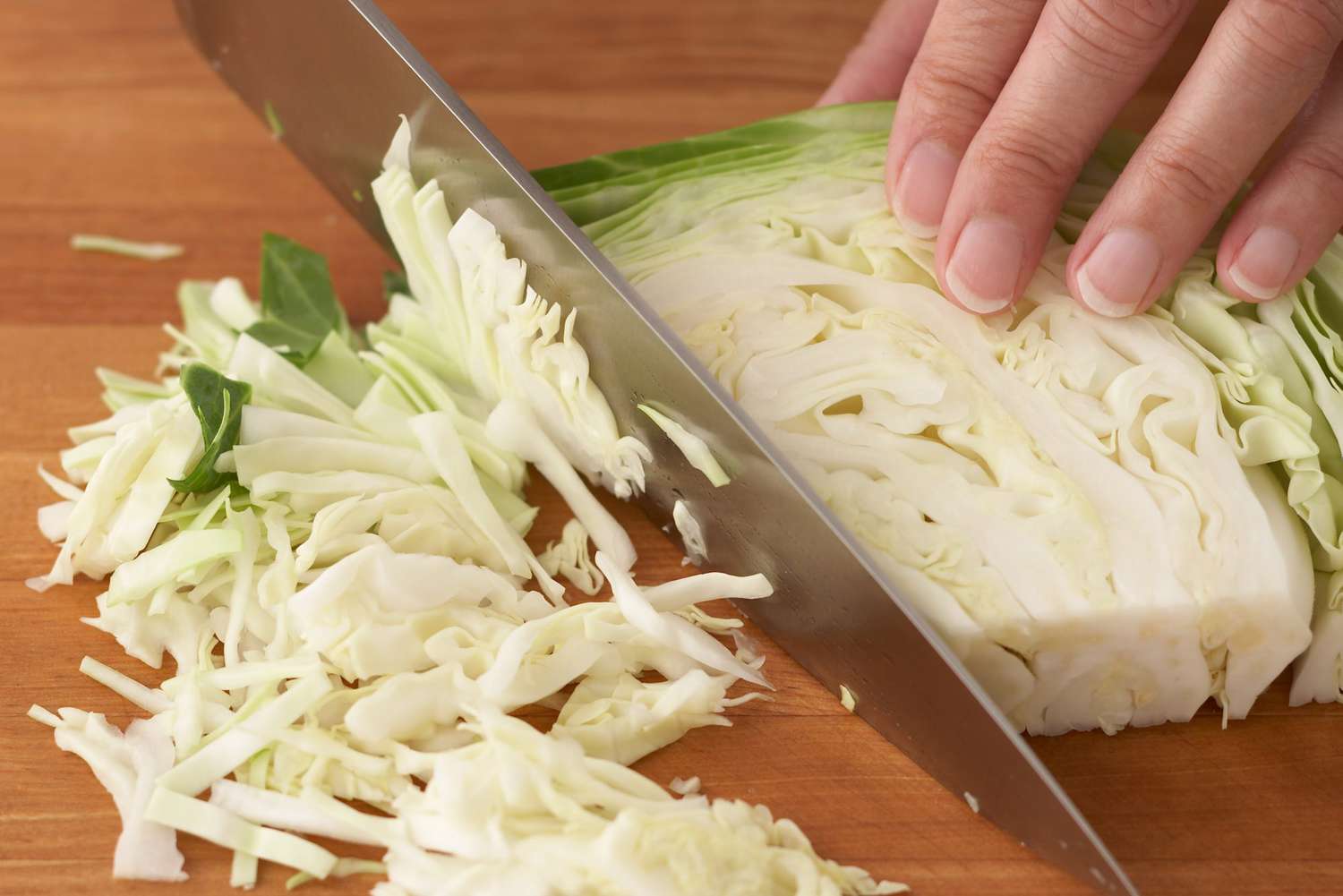 how-to-cut-cabbage-for-salad