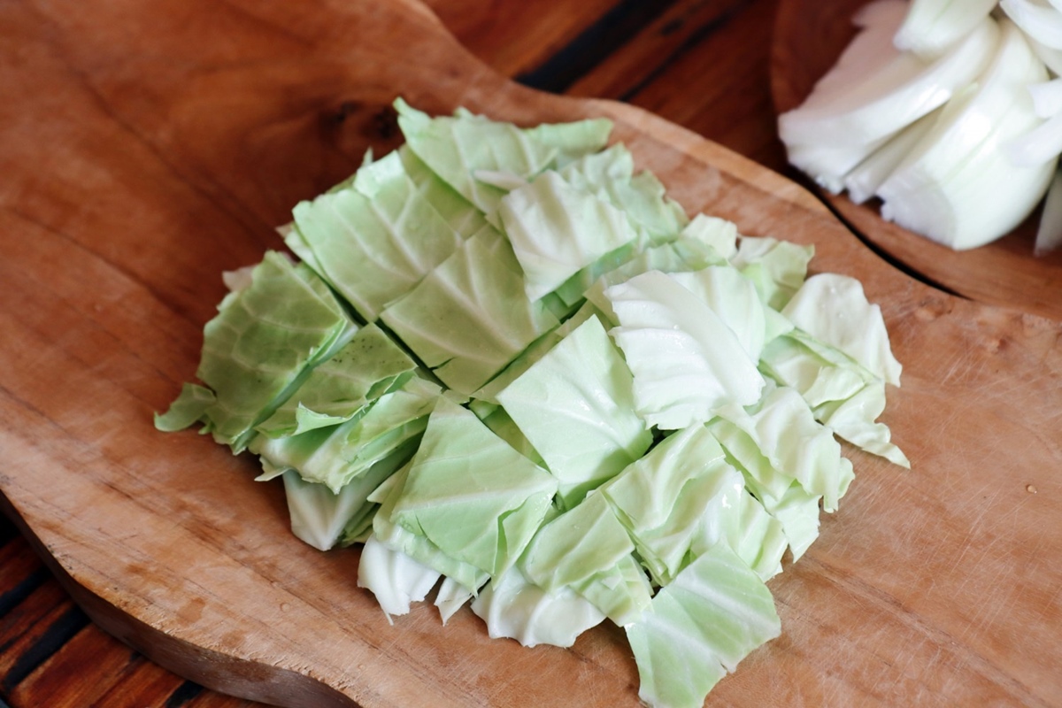how-to-cut-cabbage-into-squares