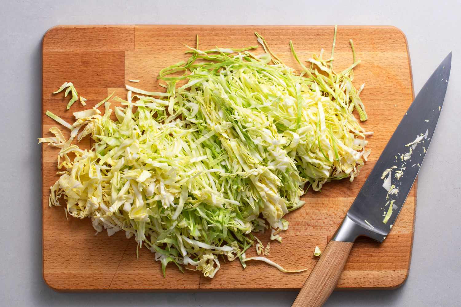 how-to-cut-cabbage-into-strips