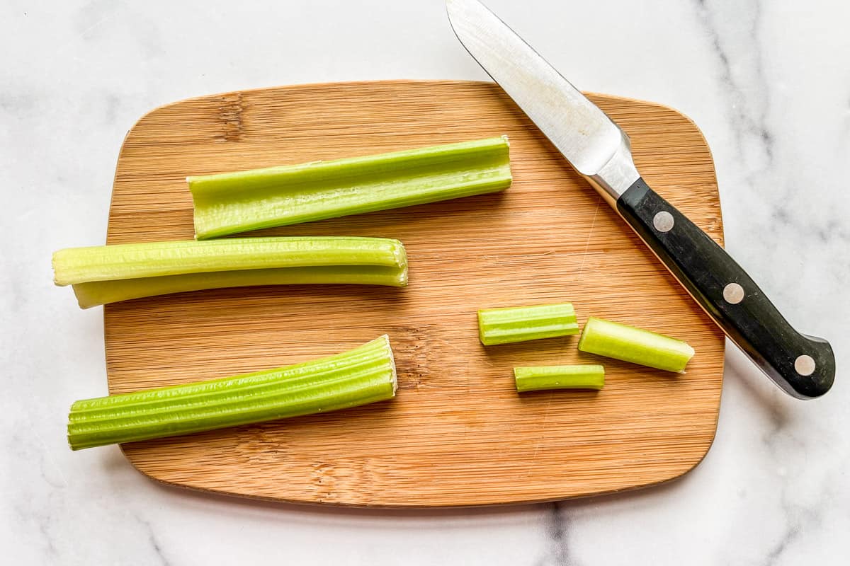 how-to-cut-celery-sticks