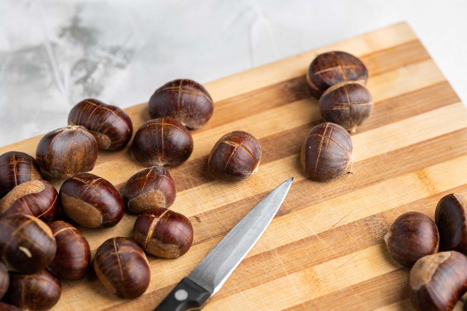 how-to-cut-chestnuts