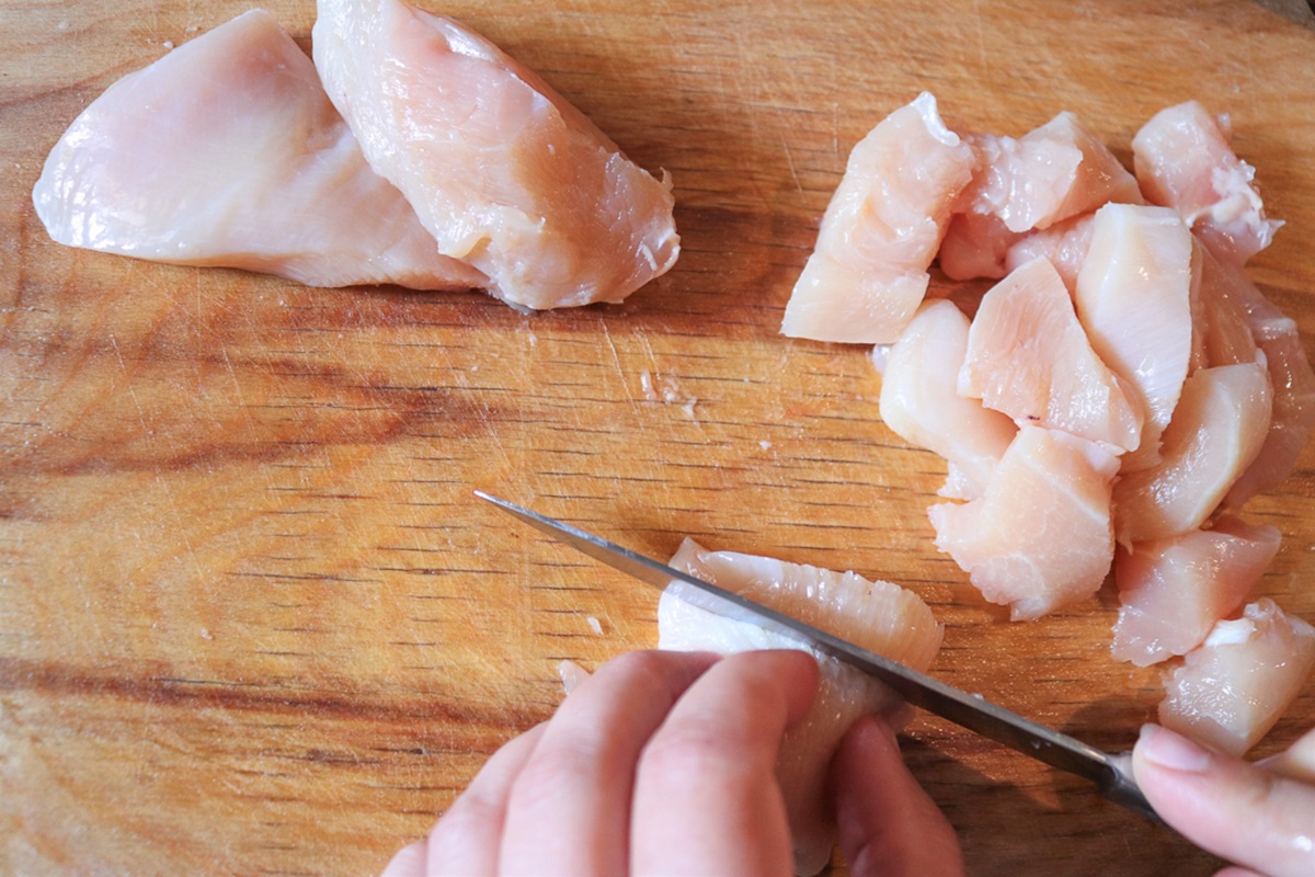 how-to-cut-chicken-breast-into-nuggets