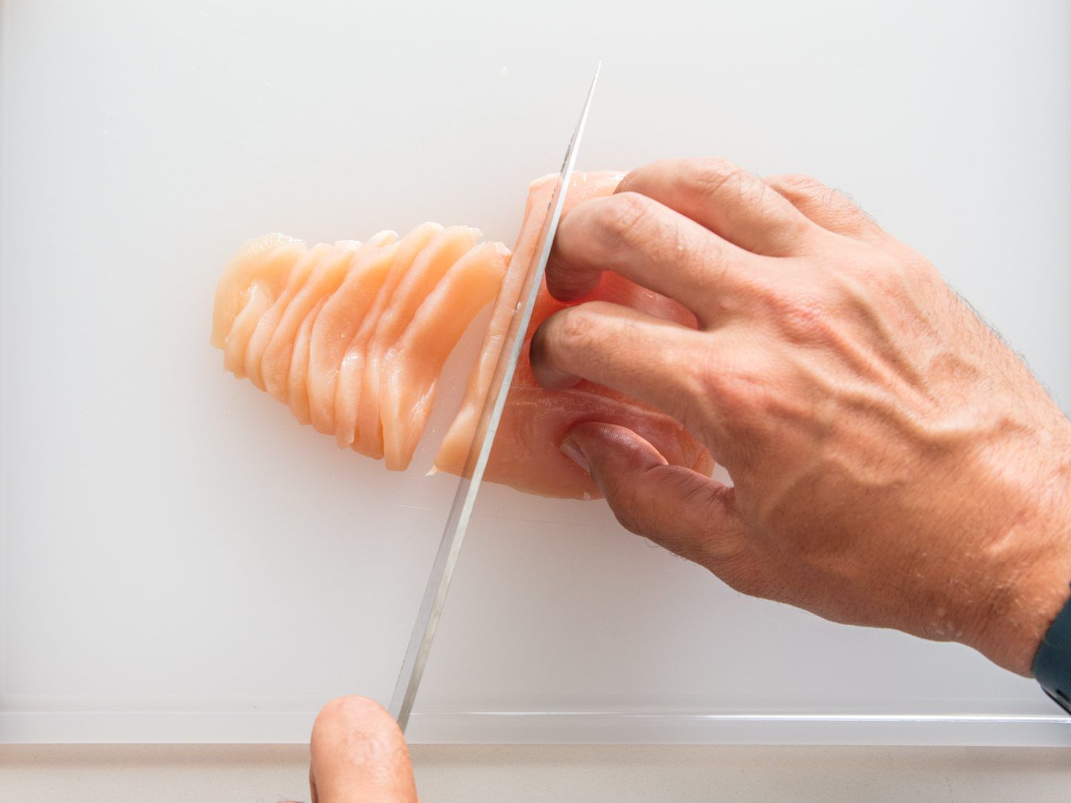 how-to-cut-chicken-breast-into-strips