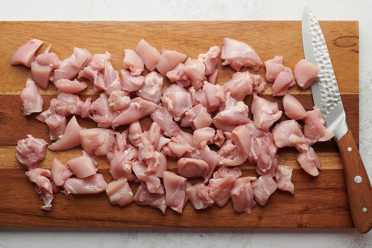 how-to-cut-chicken-into-small-pieces