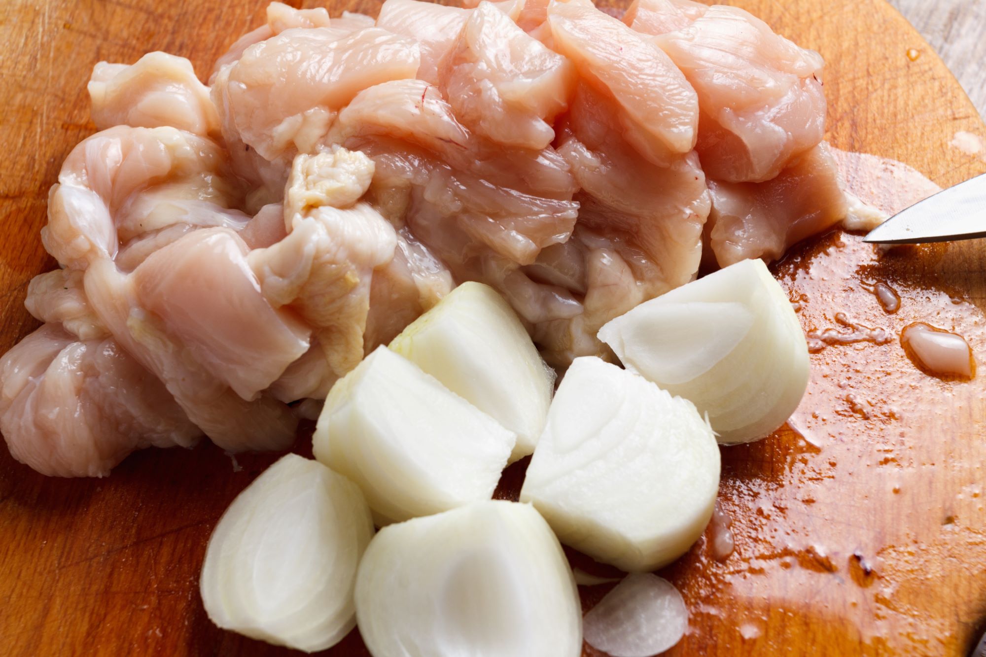 how-to-cut-chicken-thighs-into-cubes