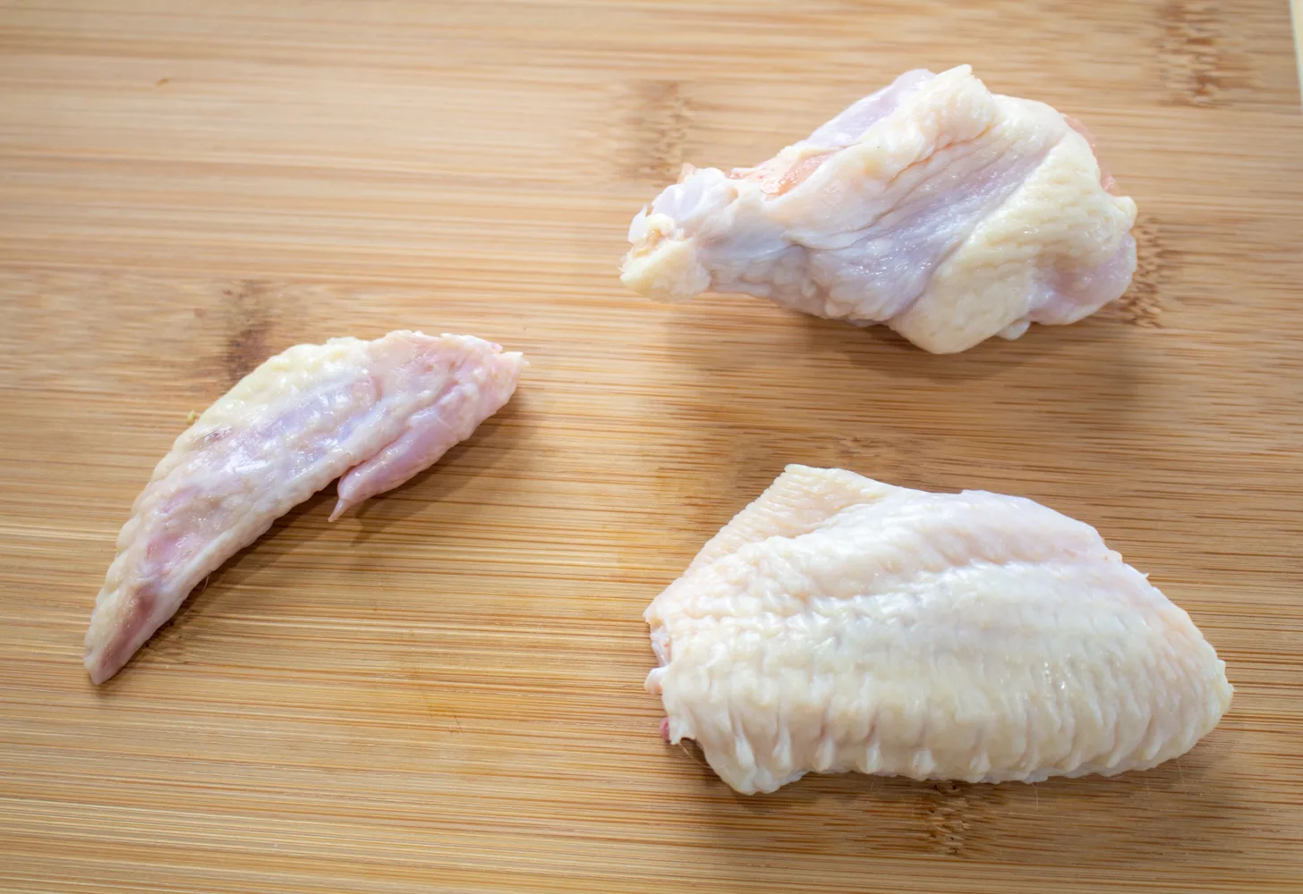 how-to-cut-chicken-wings-into-drums-and-flats