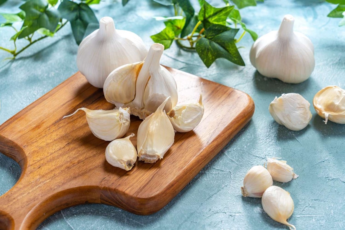 how-to-cut-clove-of-garlic