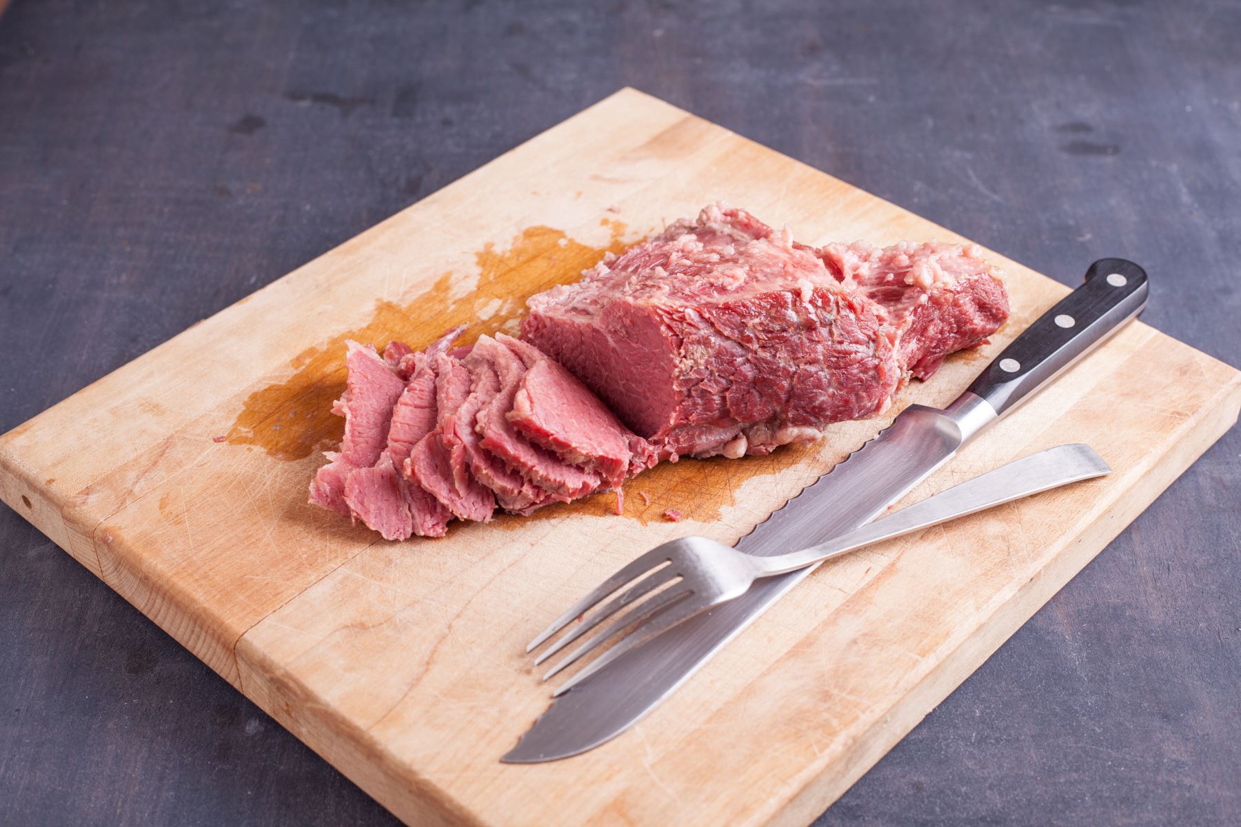 how-to-cut-corned-beef-across-the-grain
