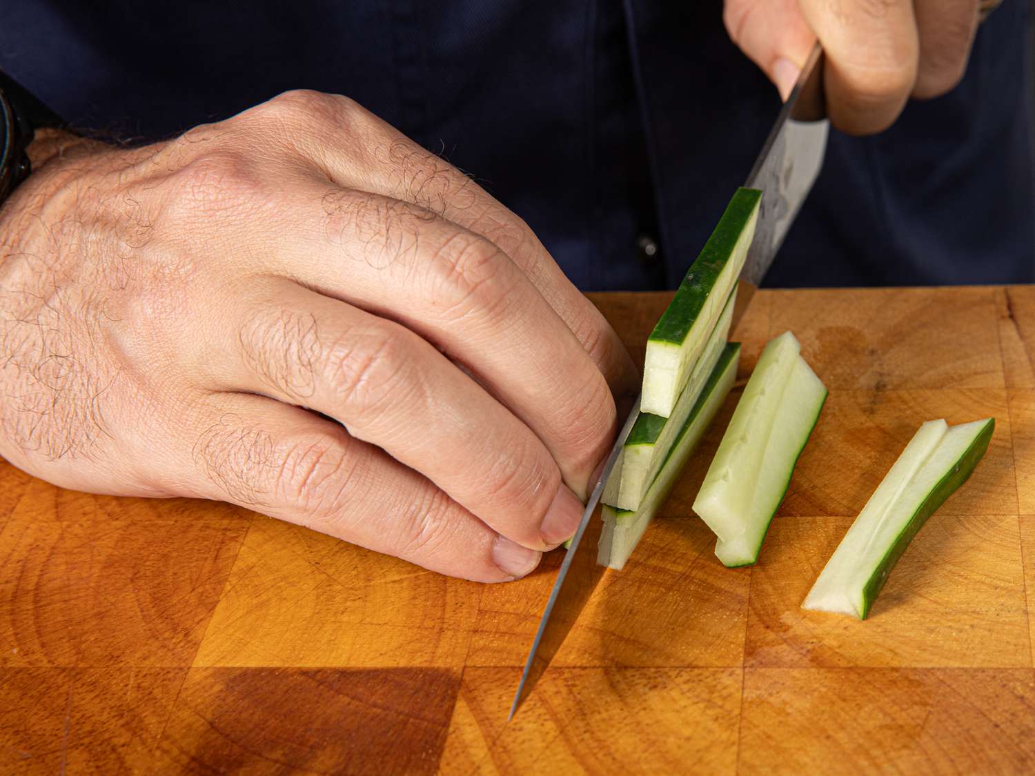 how-to-cut-cucumber-sticks