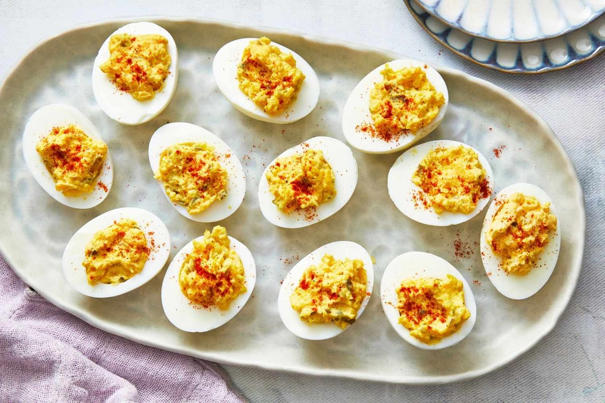 how-to-cut-eggs-for-deviled-eggs