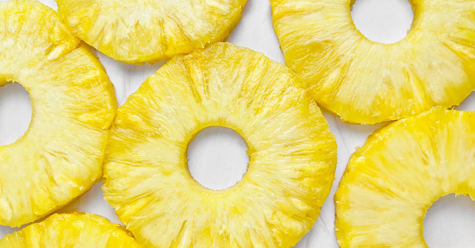 how-to-cut-fresh-pineapple-into-rings